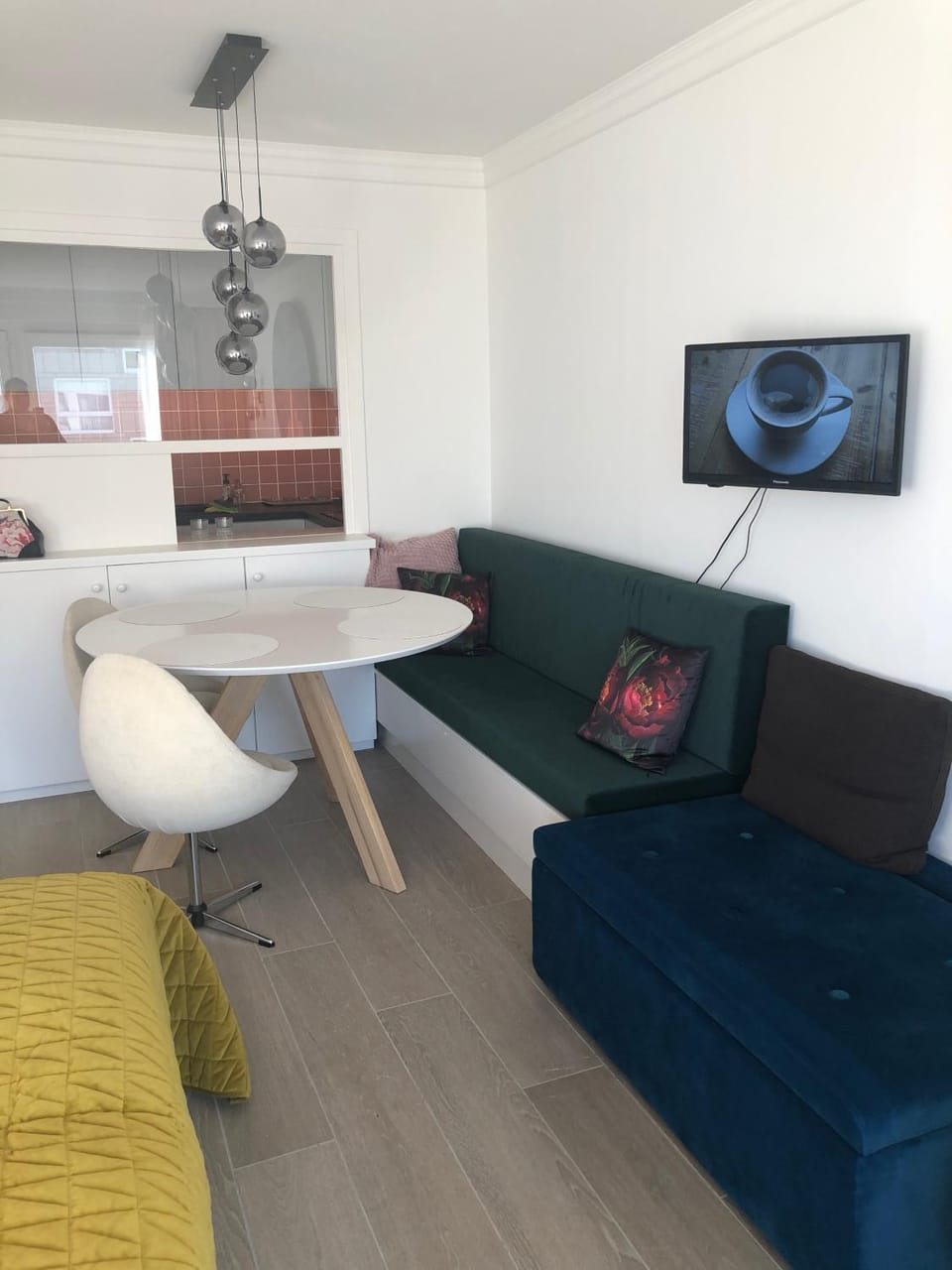 TV and multimedia, Living room, Dining area