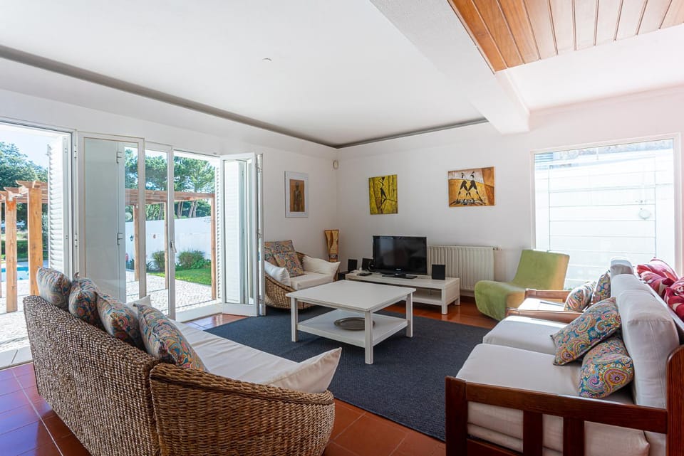 Villa Flora Villa in Setubal District