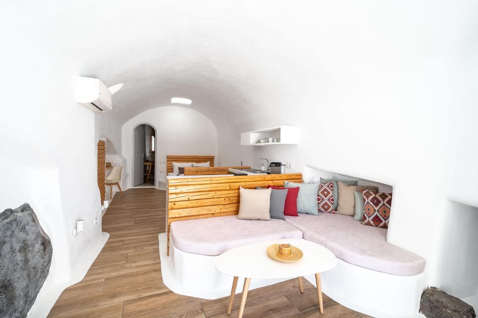 Living room, Seating area, kitchen