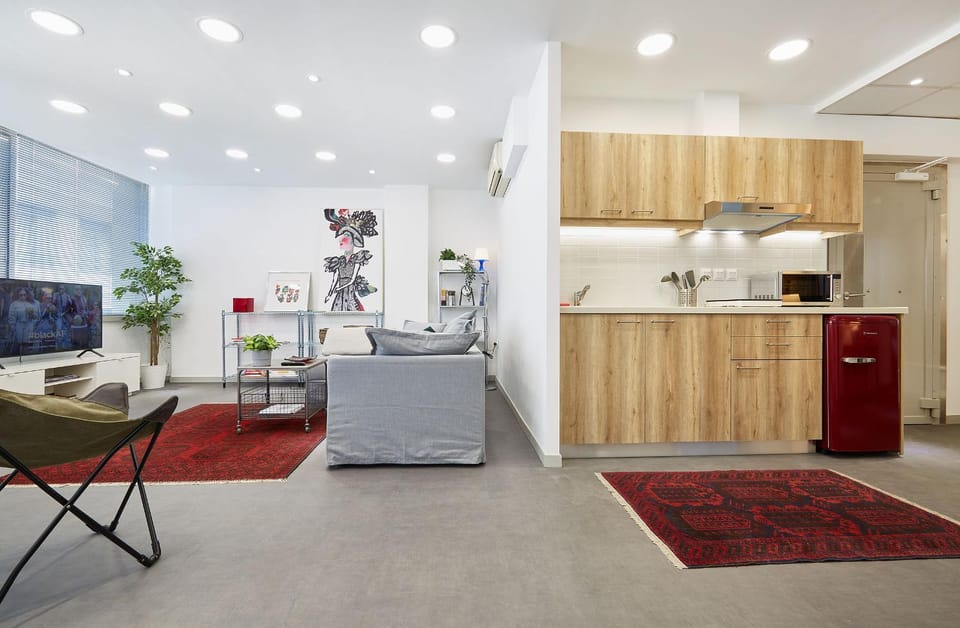 Kitchen or kitchenette, Living room, Seating area