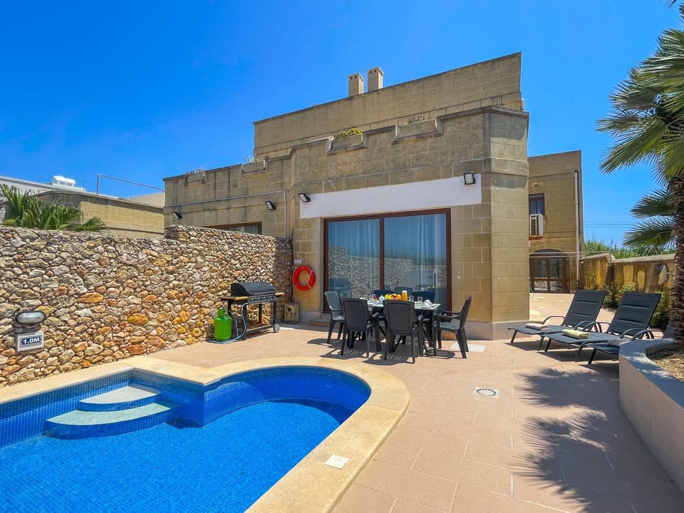 Property building, BBQ facilities, View (from property/room), View (from property/room), Garden view, Garden view, Pool view, Pool view, Swimming pool, Sunset, sunbed