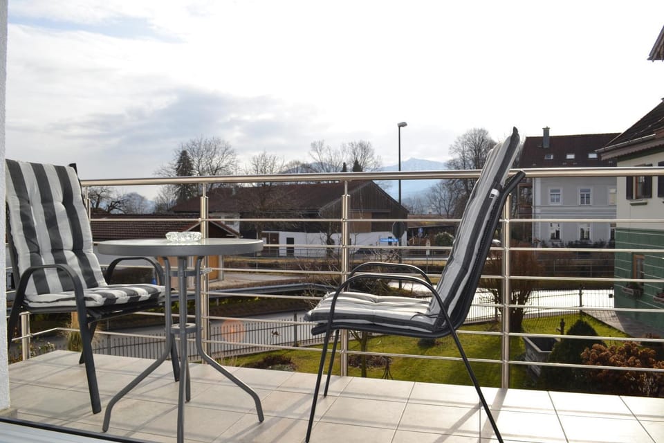 Balcony/Terrace, Street view