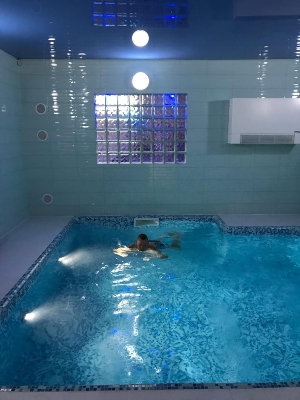 Swimming pool