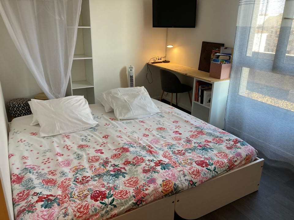 Studio Remparts Porte St Roch Apartment in Avignon