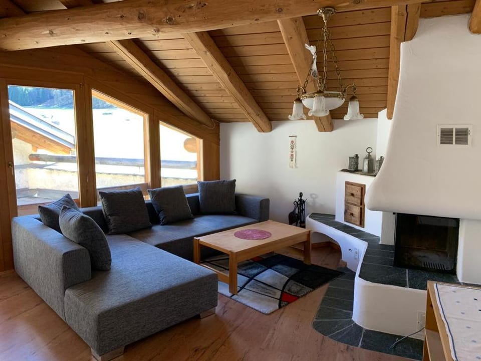 Ferienwohnung Jalet Apartment in Canton of Grisons