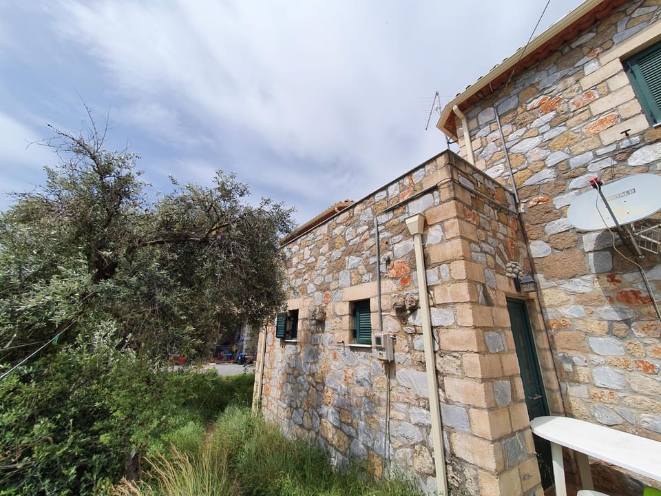 Frigano 2 Apartment in Messenia