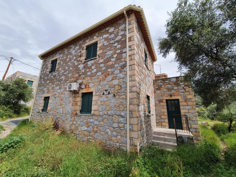 Frigano 2 Apartment in Messenia