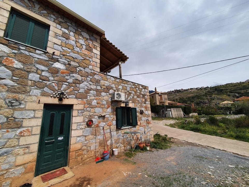 Frigano 1 Apartment in Messenia