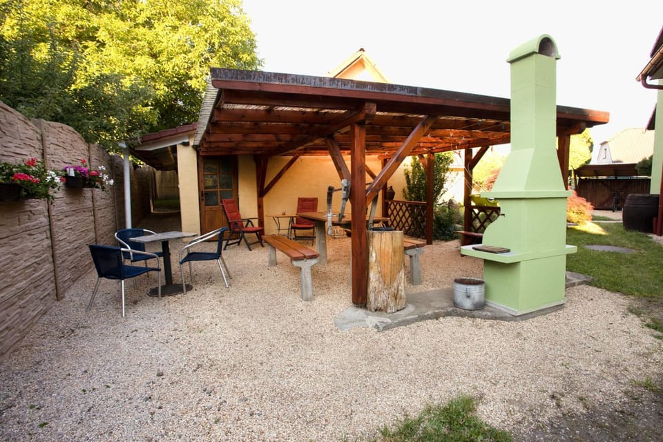 BBQ facilities, Garden, Seating area, Garden view