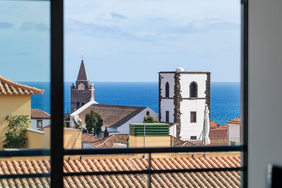 City view, Sea view