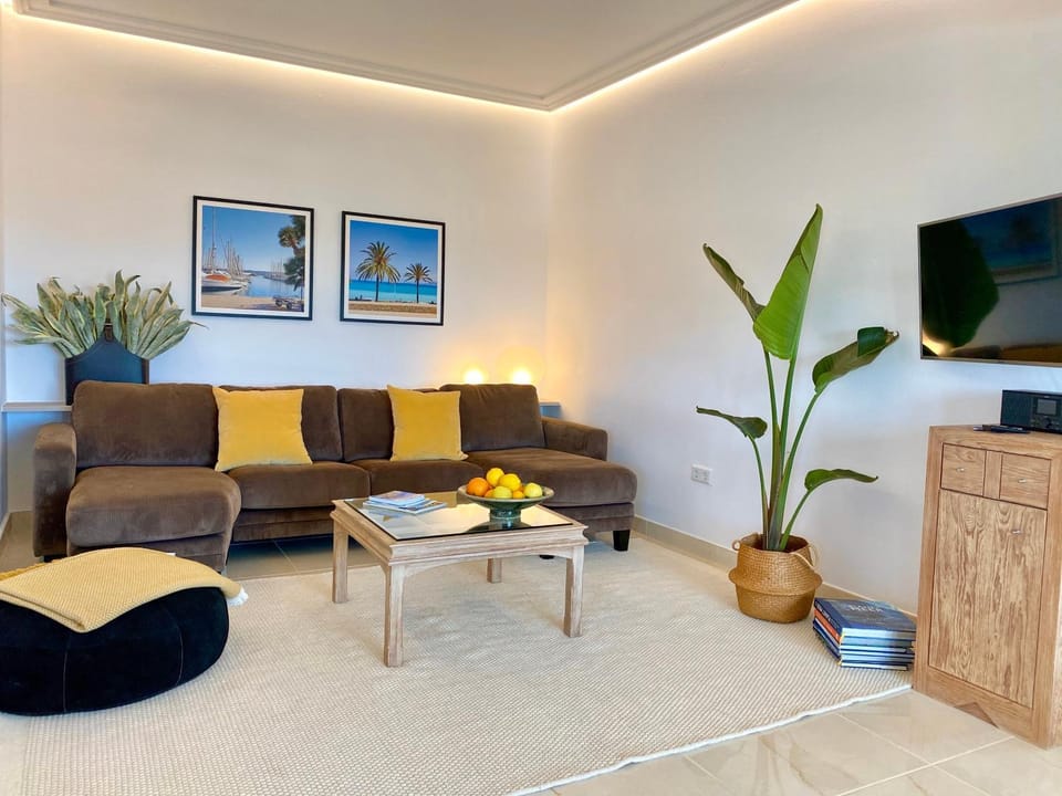 Day, Living room, Seating area, On site, Garden view, Mountain view, Sea view