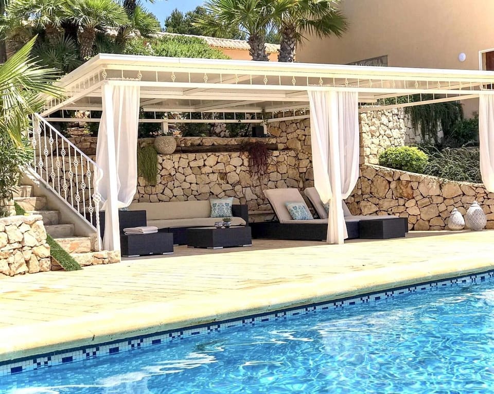 Patio, Day, Summer, Garden, On site, Garden view, Mountain view, Pool view, Sea view, Swimming pool, Public Bath