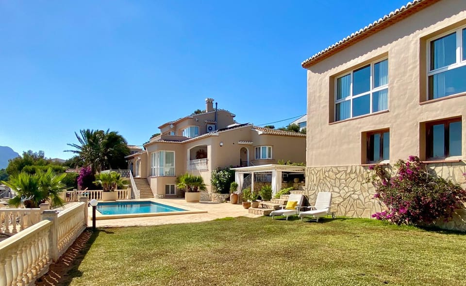 Property building, Day, Bird's eye view, Summer, On site, Swimming pool
