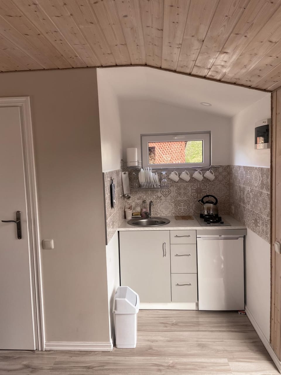 Kitchen or kitchenette, stove