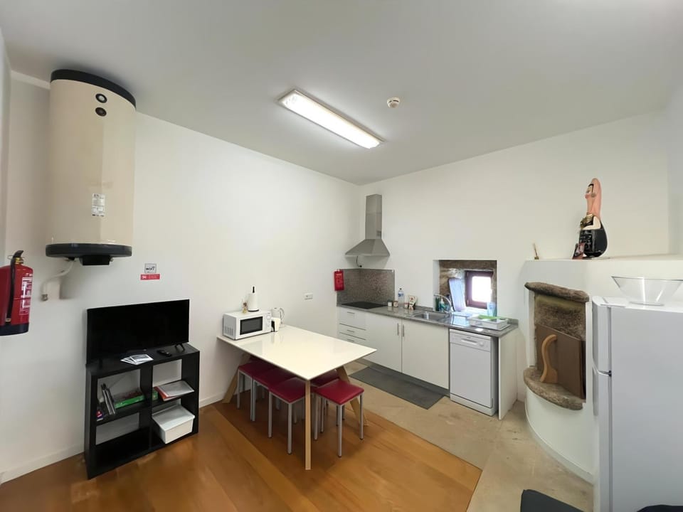 Communal lounge/ TV room, kitchen