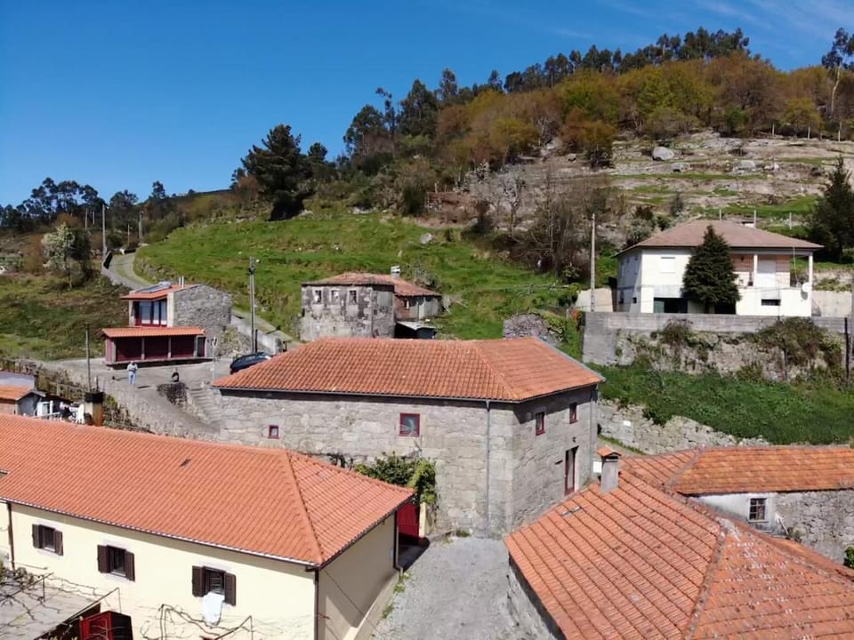 Property building, Day, Neighbourhood, Natural landscape, Bird's eye view, Mountain view, Street view