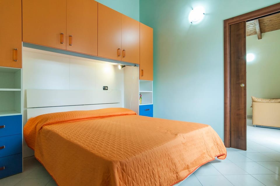 Bed, Photo of the whole room, Bedroom, wardrobe