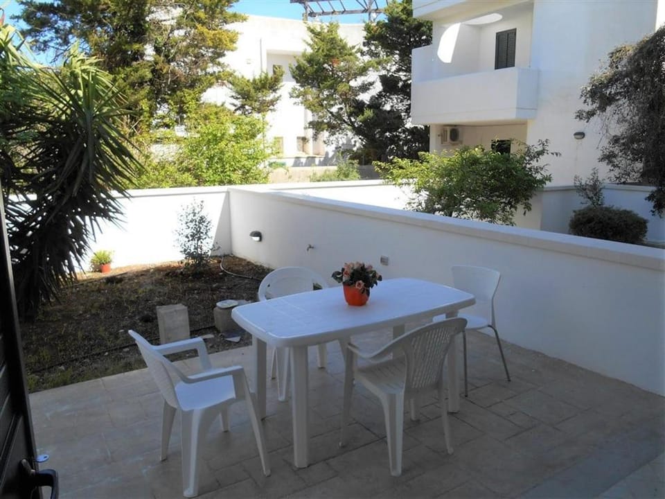 Patio, Day, Garden, View (from property/room), Balcony/Terrace, Dining area, Garden view