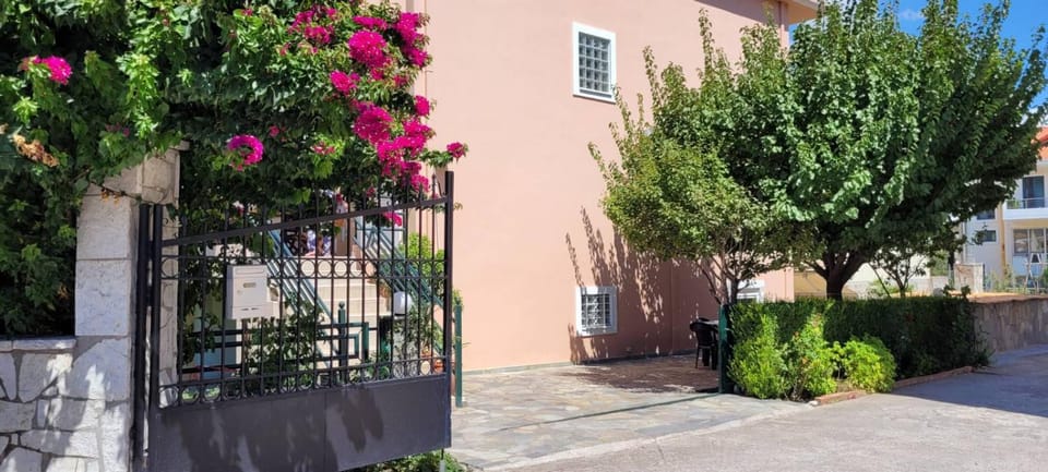 Cozy Apartment Nafpaktos Apartment in Peloponnese, Western Greece and the Ionian