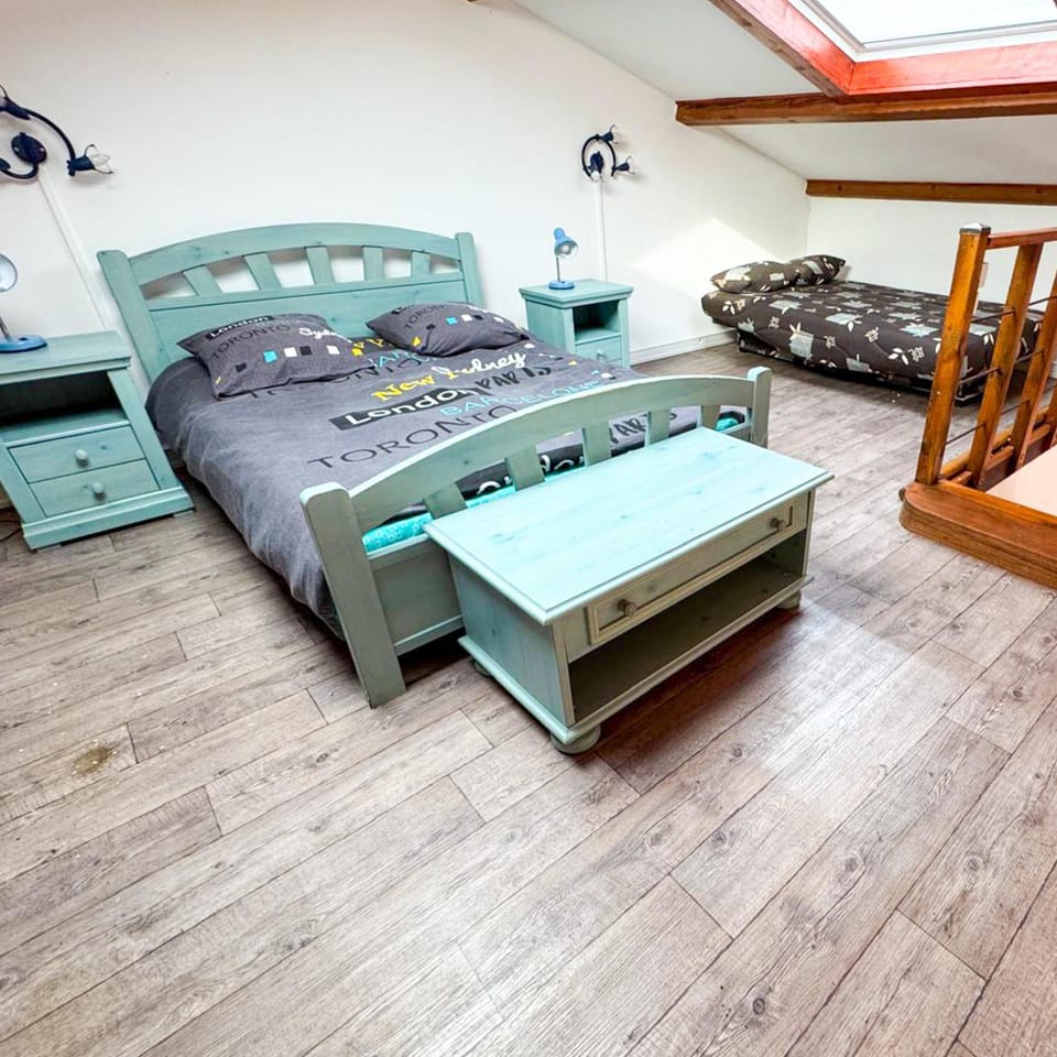 Bed, Bedroom