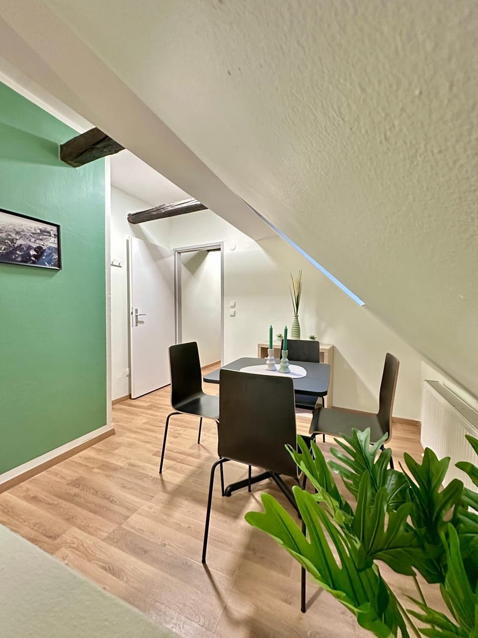 Seating area, Dining area