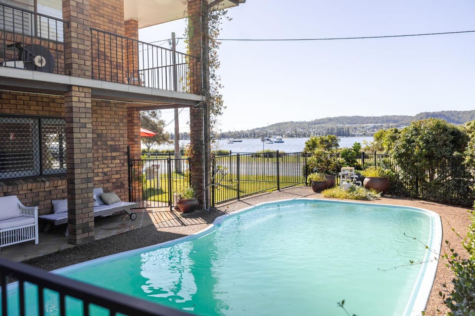 By the Lake - Lake Macquarie Apartment in Lake Macquarie