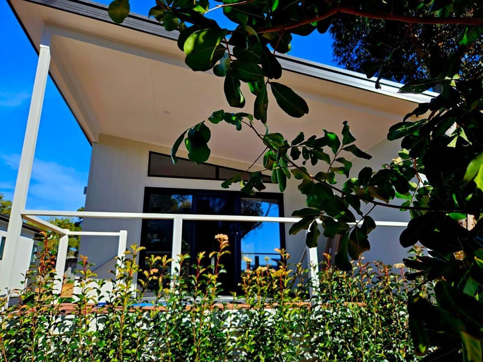Murray Bridge Tourist Park - Adult Only Campground/ 
RV Resort in Murray Bridge