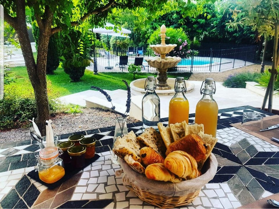 Patio, Breakfast