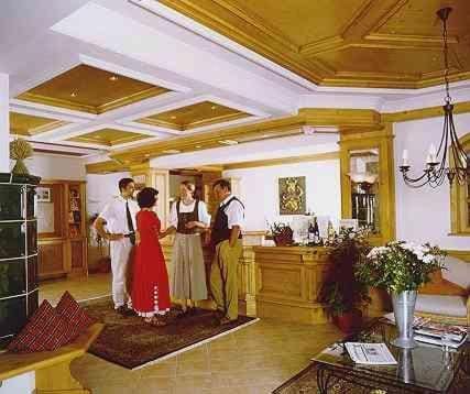 Staff, Lobby or reception, Guests