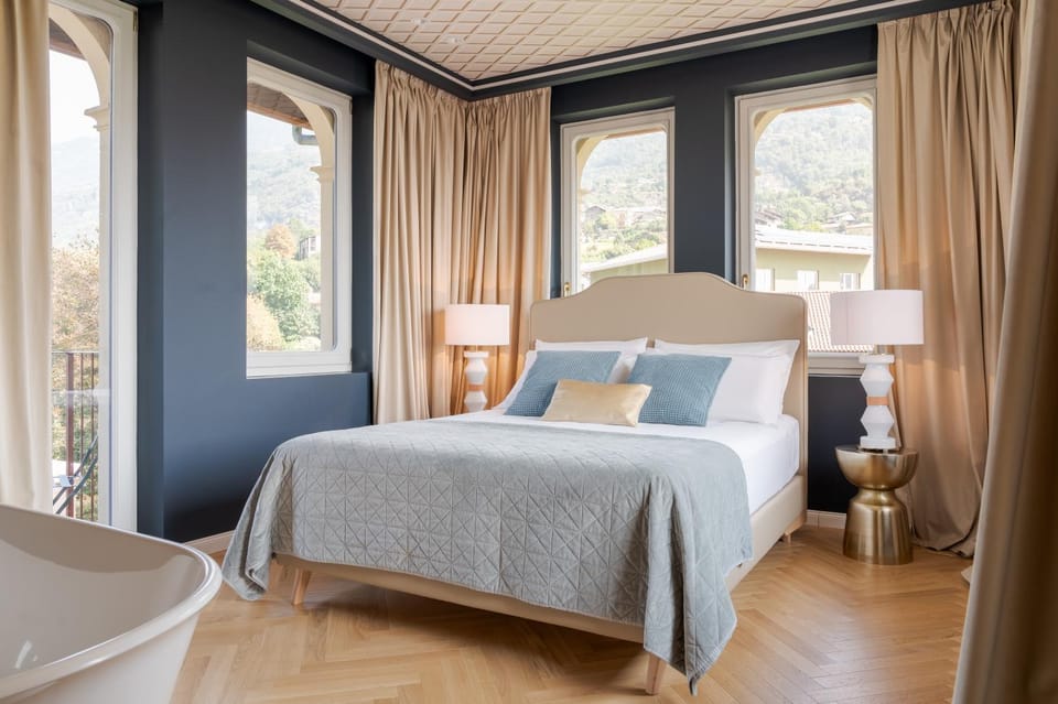 Bedroom, Garden view, Landmark view, Mountain view, Pool view, Inner courtyard view