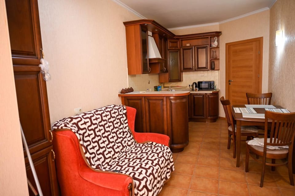 Dining area, Communal kitchen