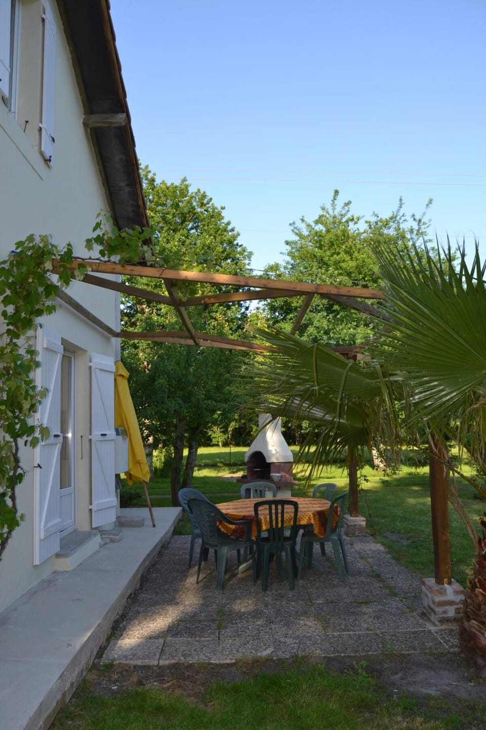 La Maison des Pins Spacious Home with Large Garden Villa in Nouvelle-Aquitaine