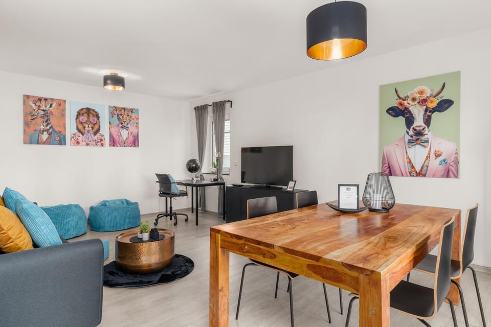 TV and multimedia, Living room, Seating area, Dining area, Evening entertainment