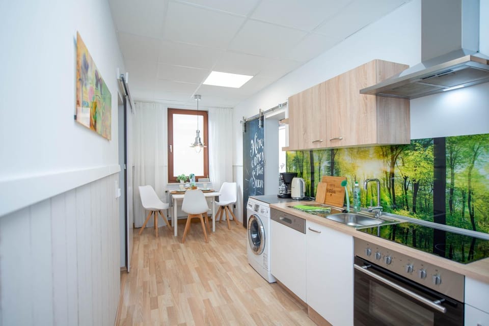 Kitchen or kitchenette, Dining area, pet friendly, stove