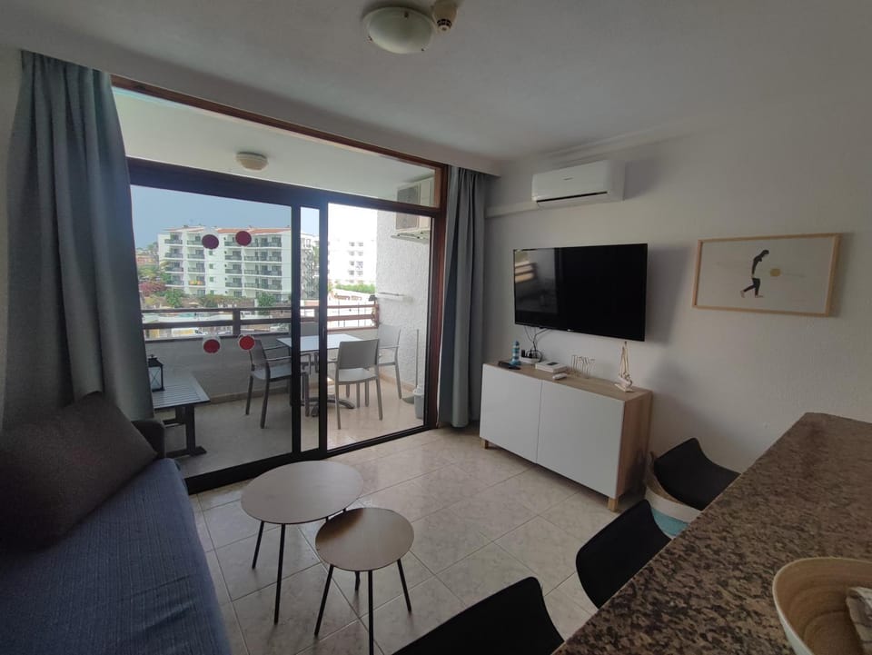 TV and multimedia, Living room, air conditioner