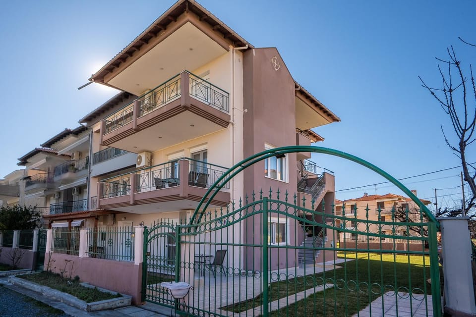 Property building, Facade/entrance