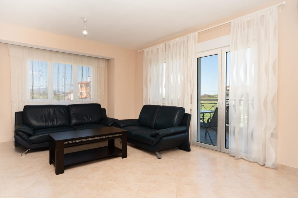 TV and multimedia, Seating area, internet, air conditioner