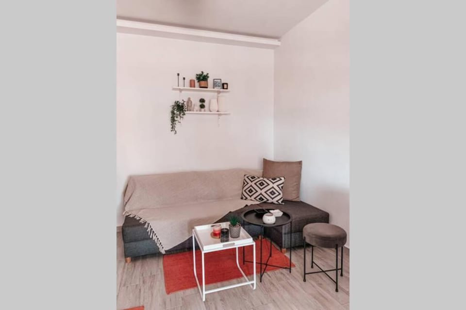 Seaside Apartment in Kalamitsa Area Apartment in Kavala