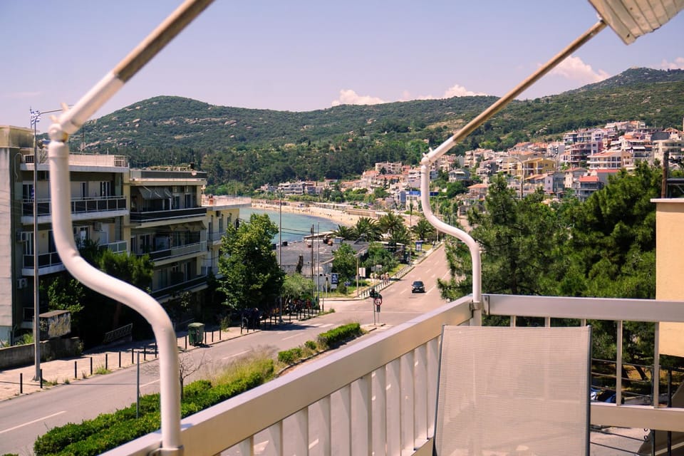 Seaside Apartment in Kalamitsa Area Apartment in Kavala