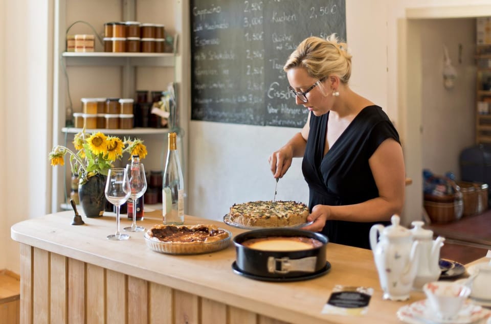 Staff, Food and drinks