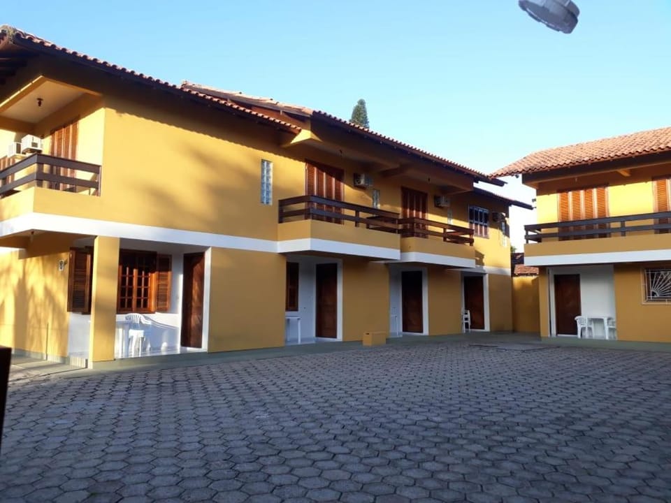 3 Duplex Remo 250 m Mar Apartment in Florianopolis