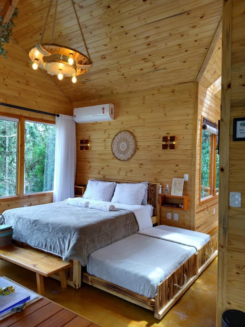Bed, Photo of the whole room, Bedroom