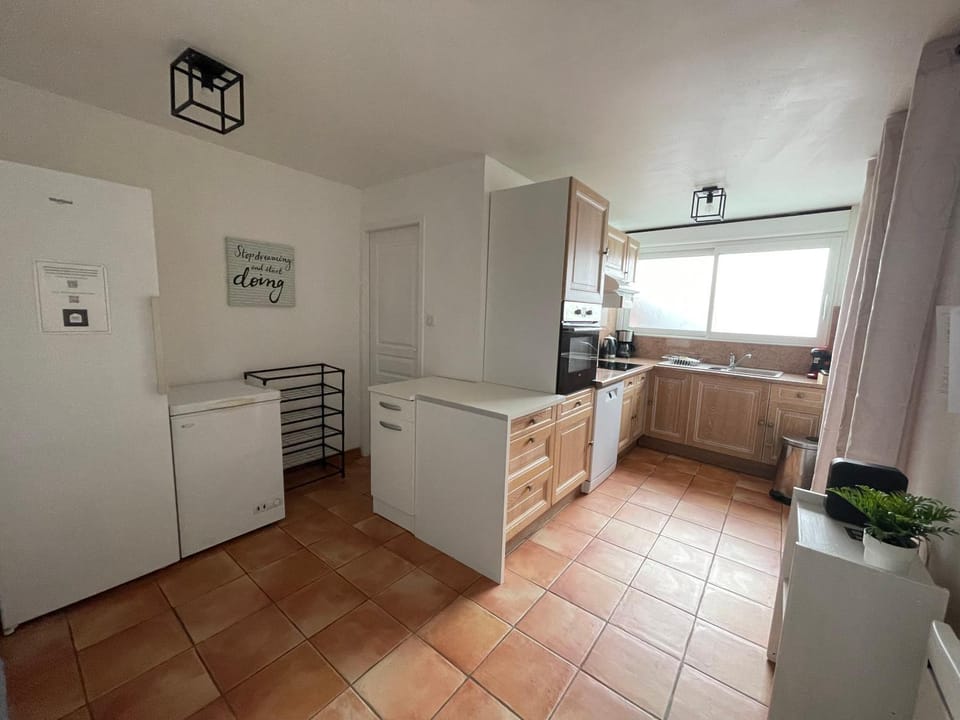 PYRENE HOLIDAYS - Appartement spacieux - chambres climatisées - cour privée Apartment in Occitanie