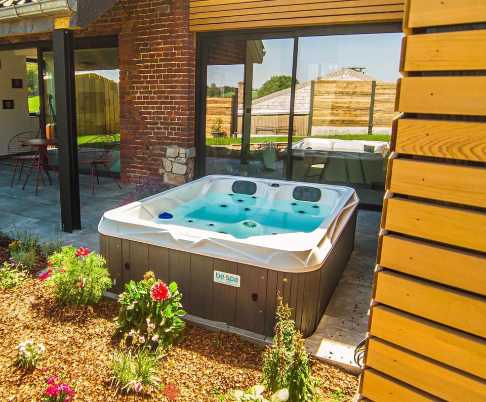 Patio, Hot Tub