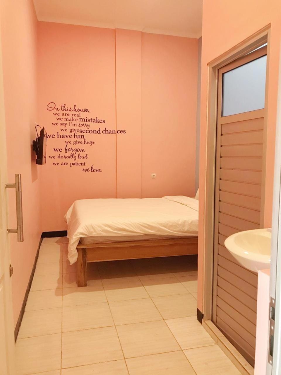 RoomZ Budget Residence Hotel in Indonesia