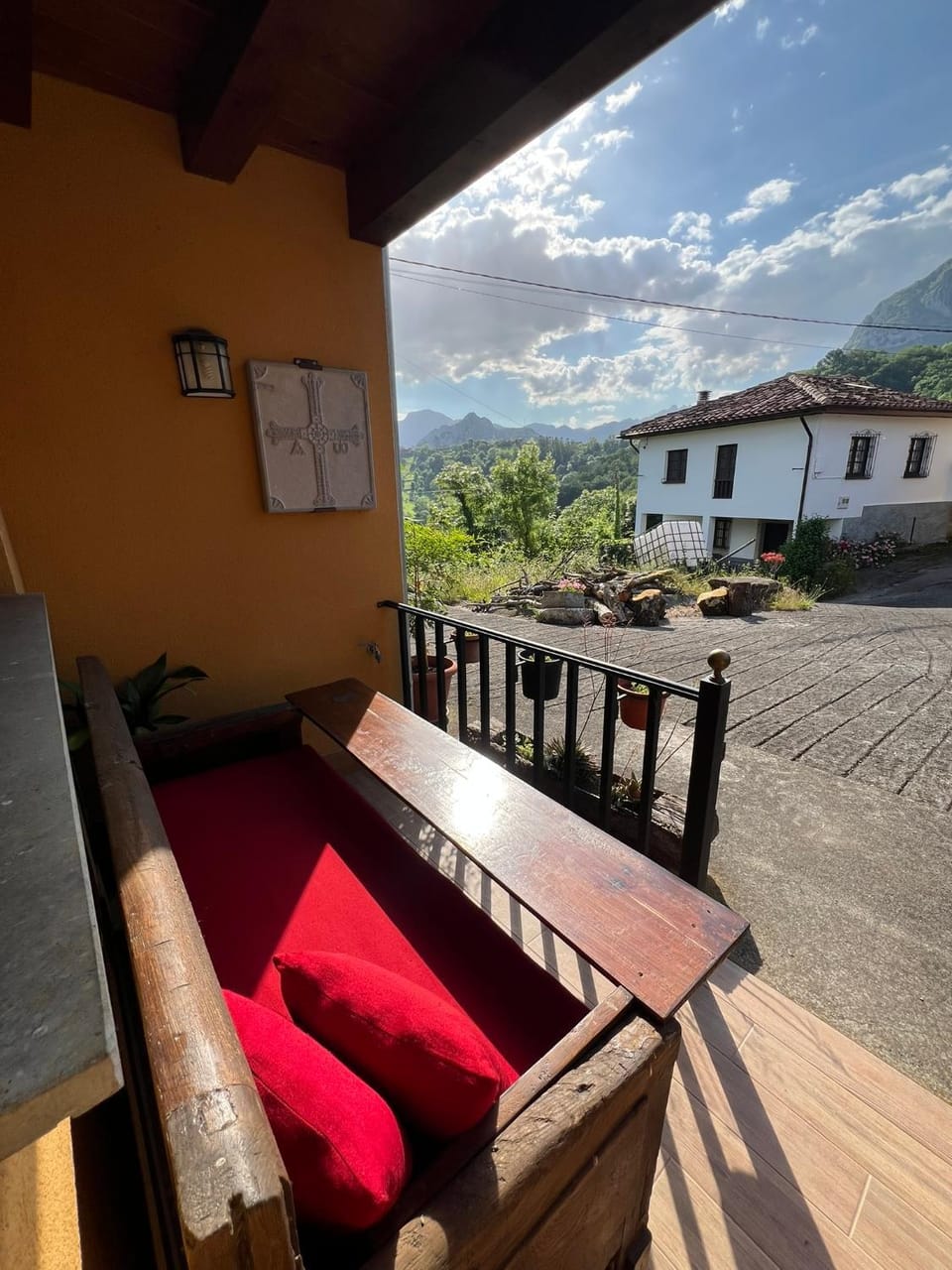 Balcony/Terrace, Mountain view