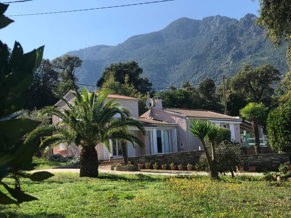 CHAMBRE HOTES CARPE DIEM Bed and Breakfast in Corsica