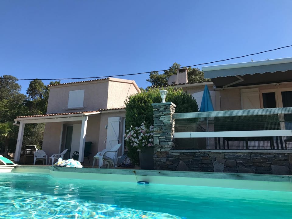 CHAMBRE HOTES CARPE DIEM Bed and Breakfast in Corsica