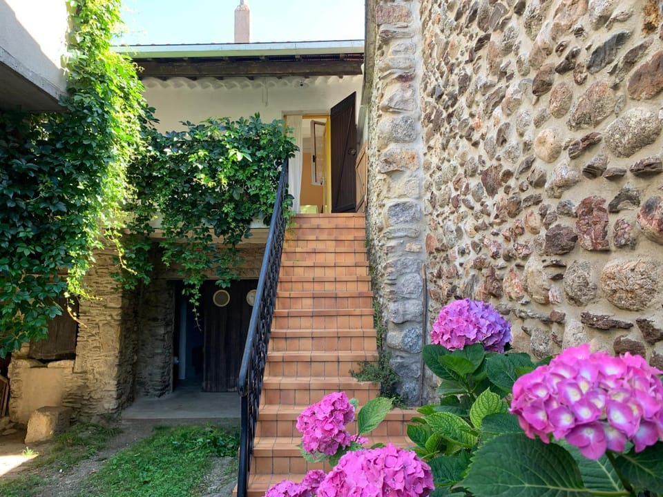 RANDO BAIN CUEILLETTE Profitez des CÉVENNES House in Auvergne-Rhône-Alpes