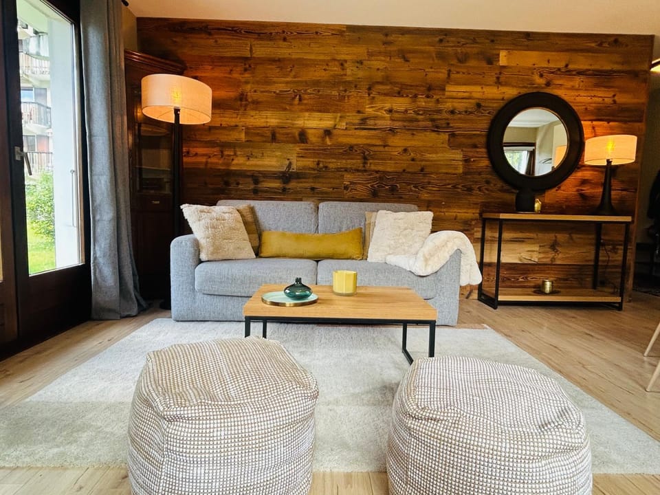 Appartement style chalet avec grande terrasse et parking prive Apartment in Chamonix